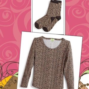 🍁2/$12 Cute Vera Bradley Top & Socks